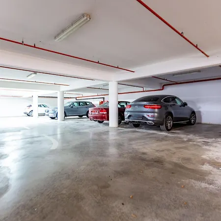 Daire Dominik With Garage Parking Close To The Center *