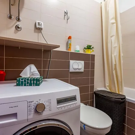 Dominik With Garage Parking Close To The Center Lägenhet *