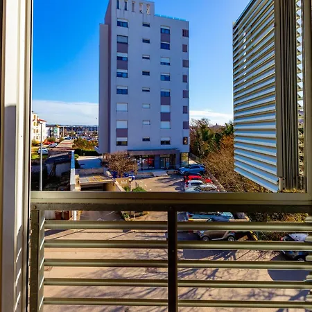 Dominik With Garage Parking Close To The Center Zadar